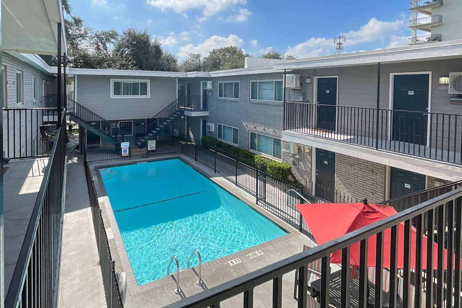 Pool courtyard at 220 West Alabama